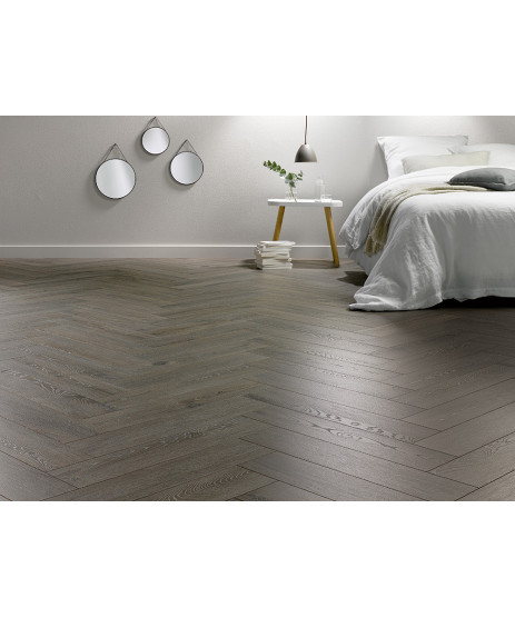 Chestnut Oak Herringbone 12mm Floor AC6