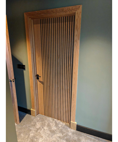 Deanta NM34 Oak & Black Door