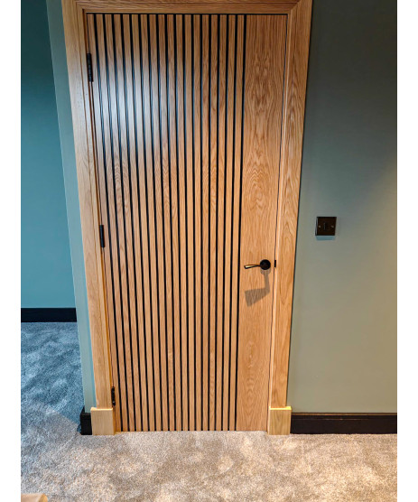 Deanta NM34 Oak & Black Door